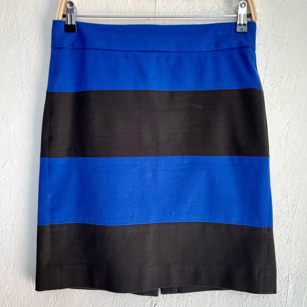 Banana Republic pencil skirt | Women’s Size 4 | black and blue striped